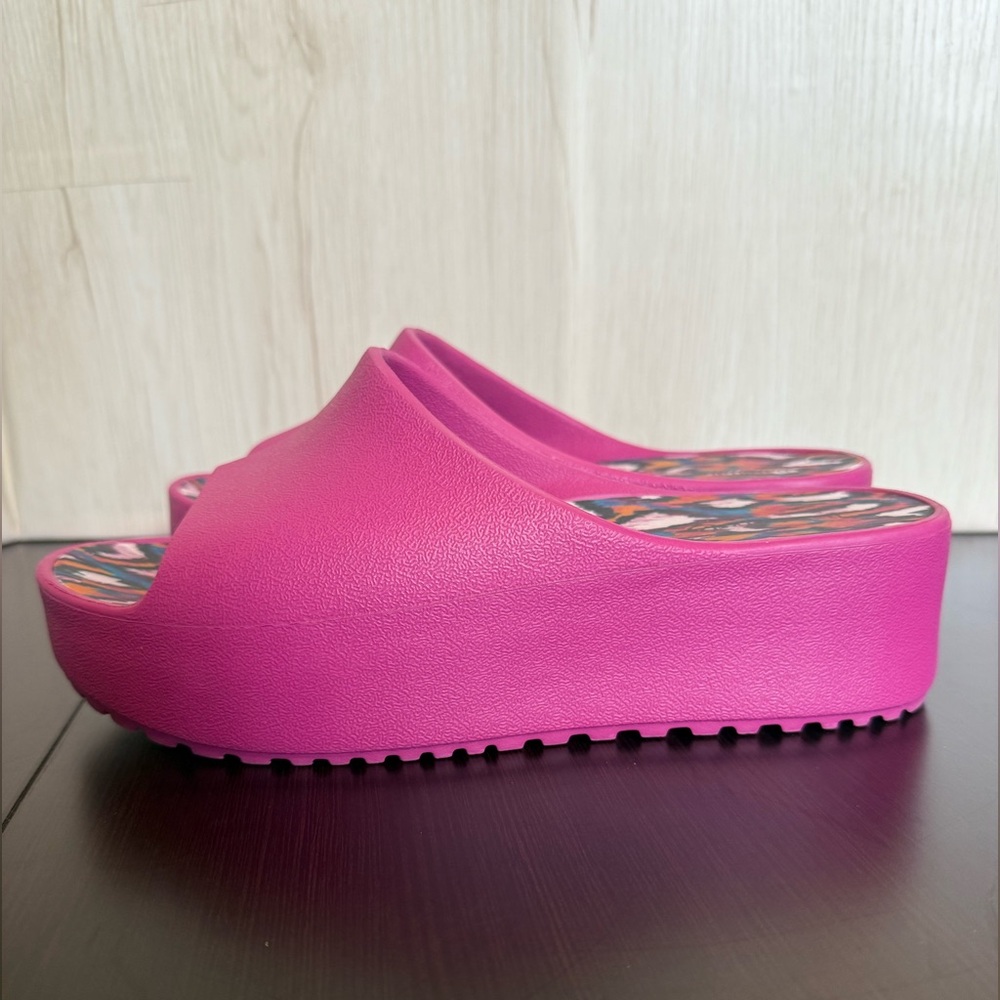 BareTraps Parvati Platform Slide Sandals Women’s 8 Magenta Open Wedge Summer EUC - Picture 4 of 9